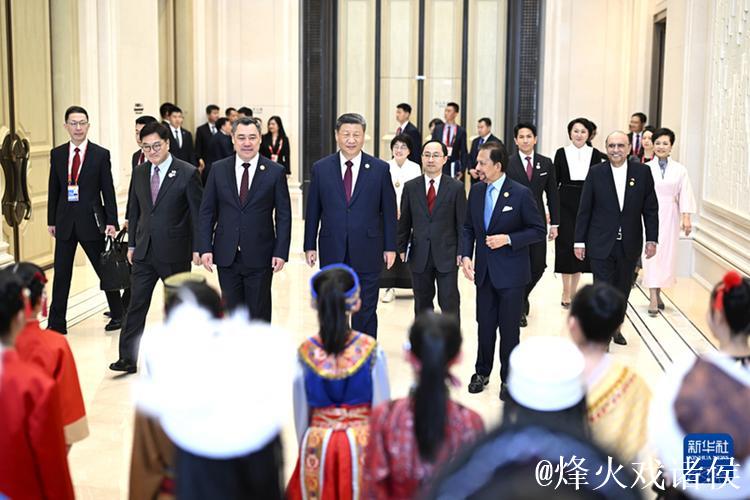 习近平和彭丽媛为出席哈尔滨第九届亚洲冬季运动会开幕式的国际贵宾举行欢迎宴会 习近平和彭丽媛为出席哈尔滨第九届亚洲冬季运动会开幕式的国际贵宾举行欢迎宴会