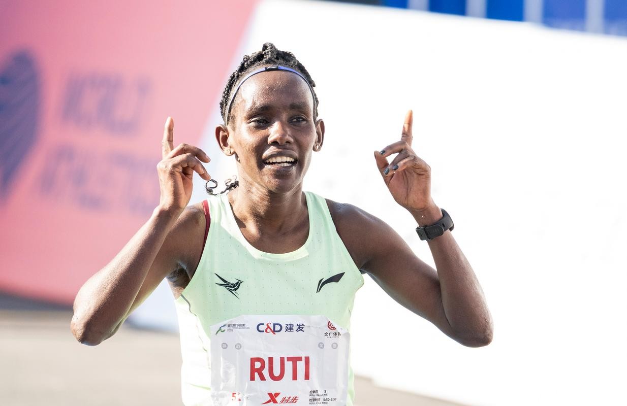 厦门马拉松：埃塞俄比亚选手实现男女项目卫冕