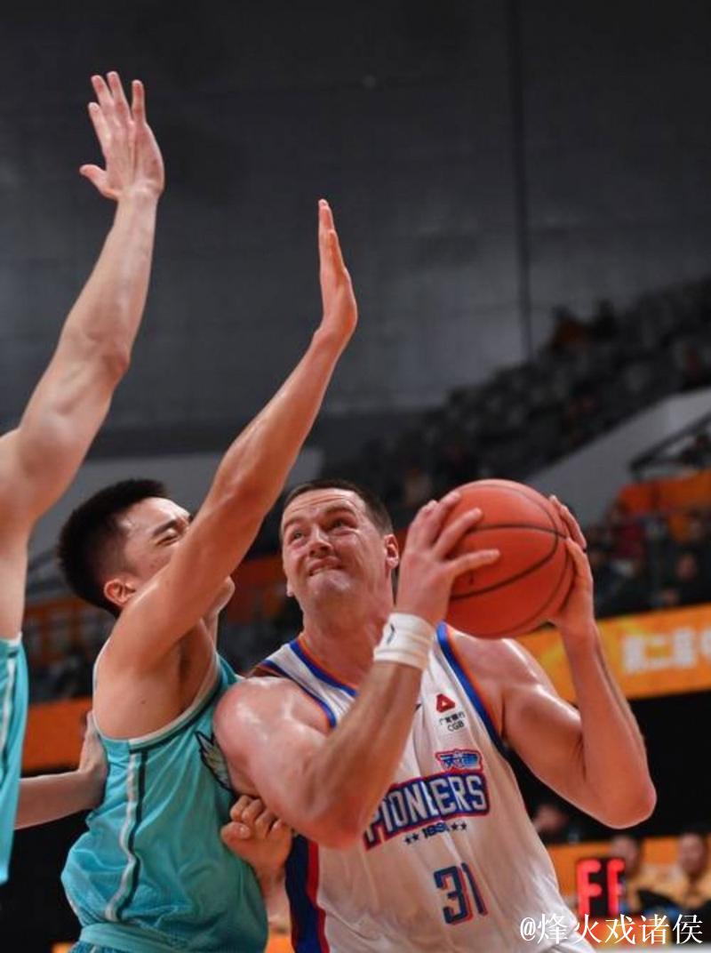 CBA俱乐部杯-克里斯28+8 山东力克青岛晋级8强 CBA俱乐部杯-克里斯28+8 山东力克青岛晋级8强